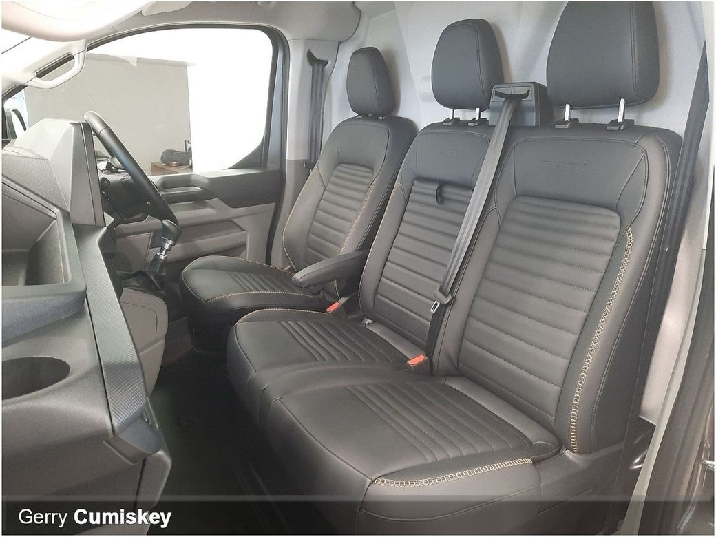 2025 Ford Transit Custom