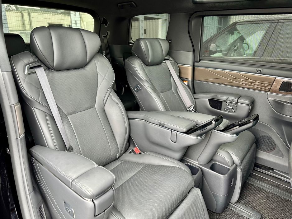 2025 Toyota Alphard