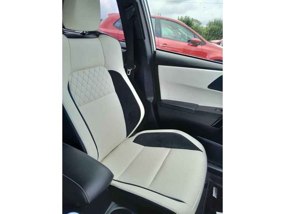 2016 Toyota Auris
