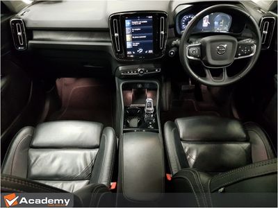 2023 Volvo XC40