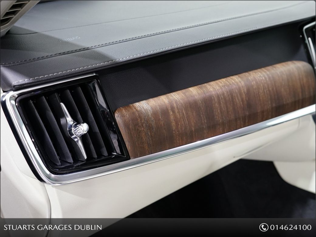 2021 Volvo V90