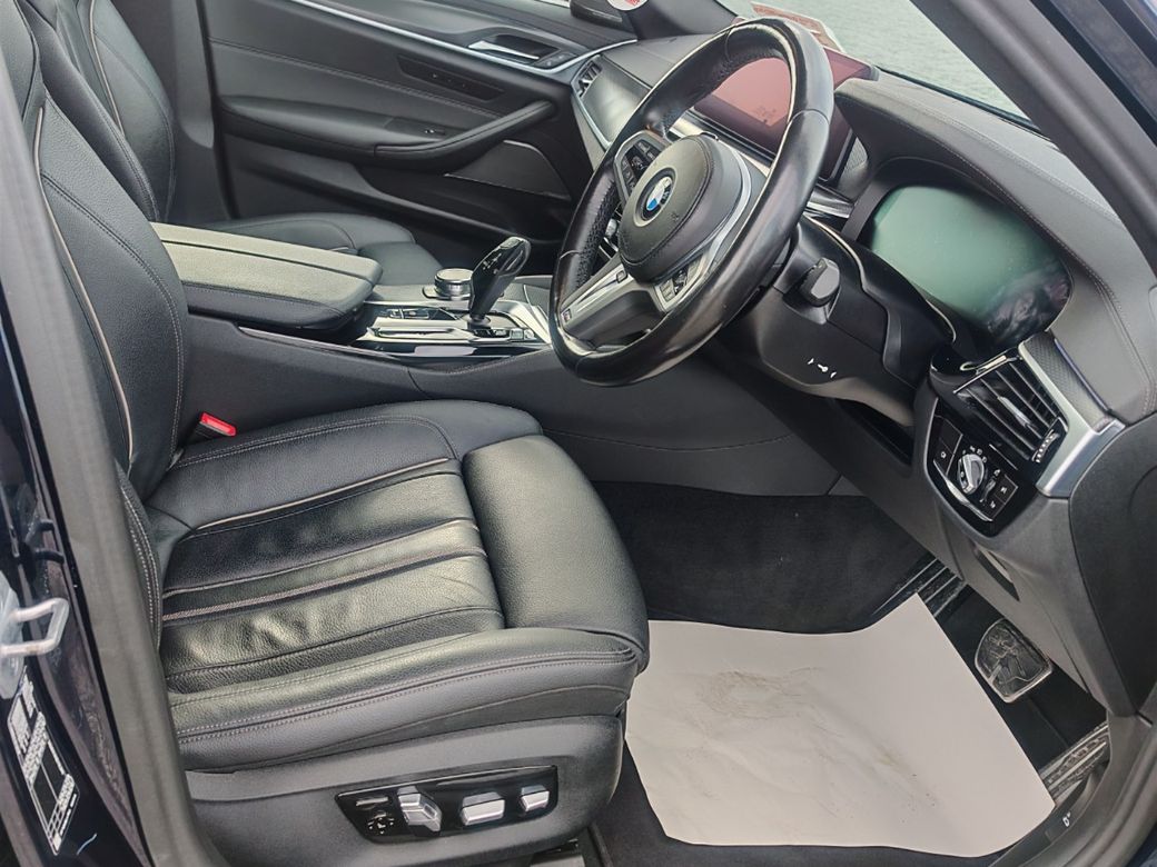2023 BMW 520