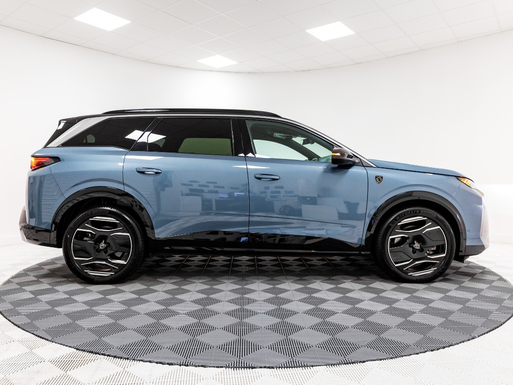 2025 Peugeot 5008