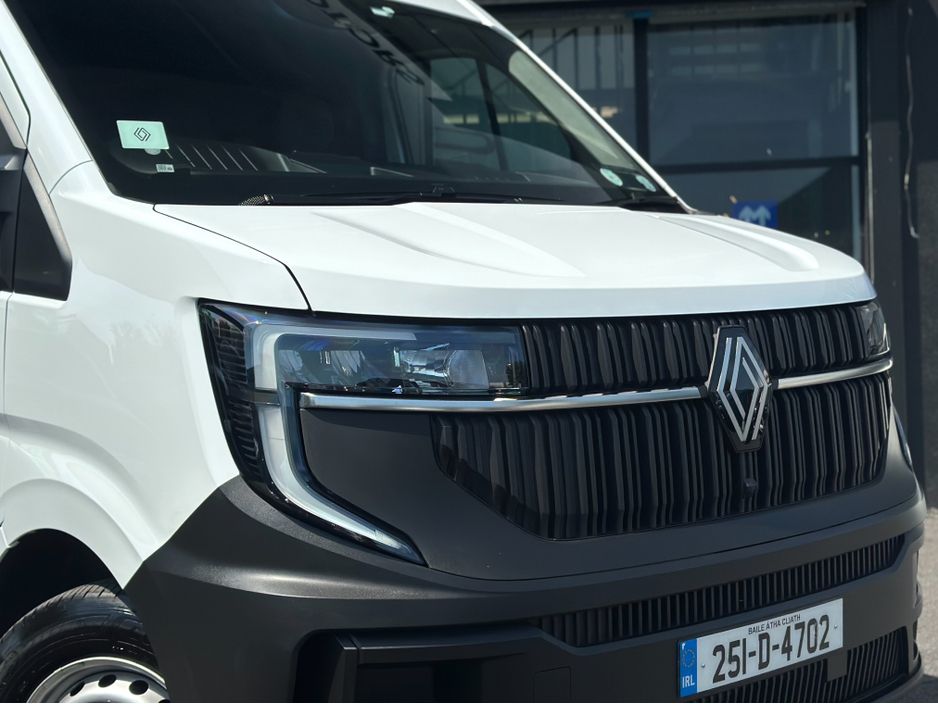 2025 Renault Master