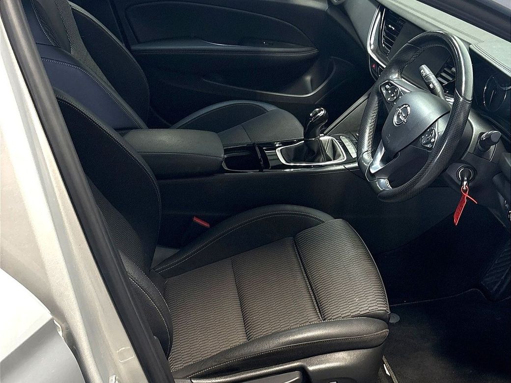 2022 Opel Insignia