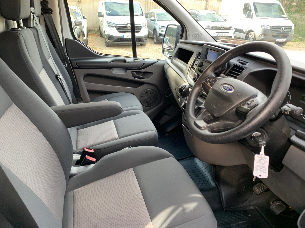 2023 Ford Transit Custom