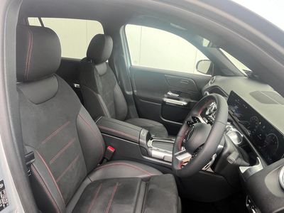 2025 Mercedes-Benz GLB Class