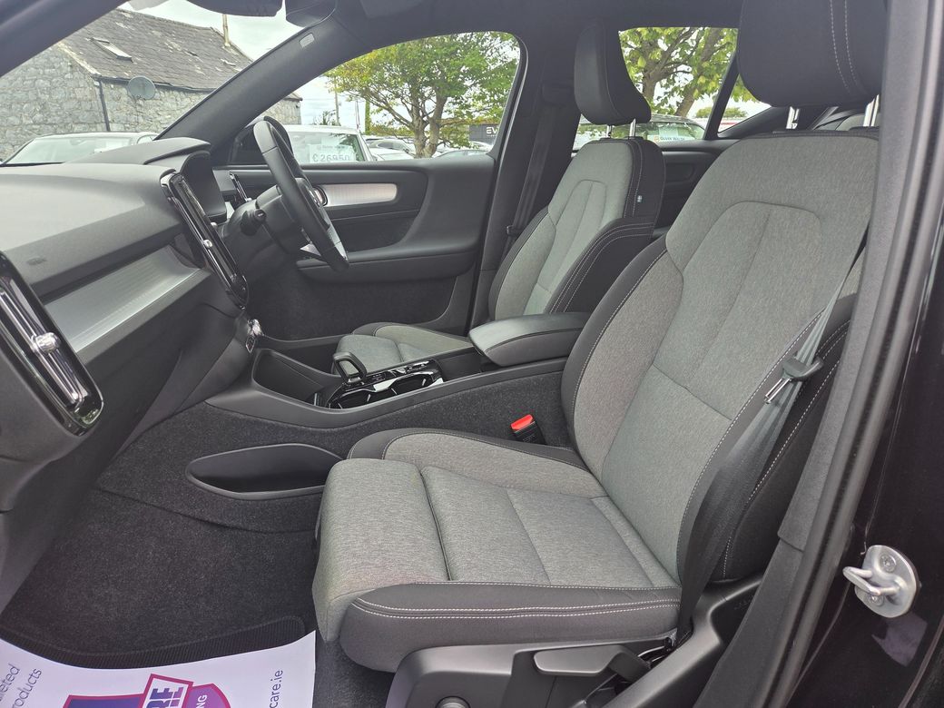 2023 Volvo XC40