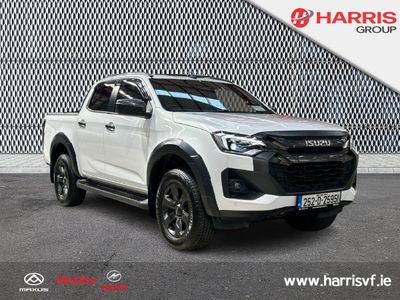 2025 White Isuzu D-MAX