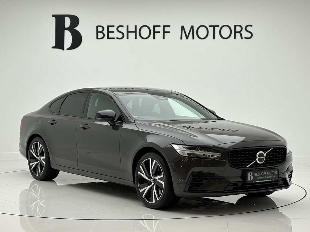 2022 Volvo S90