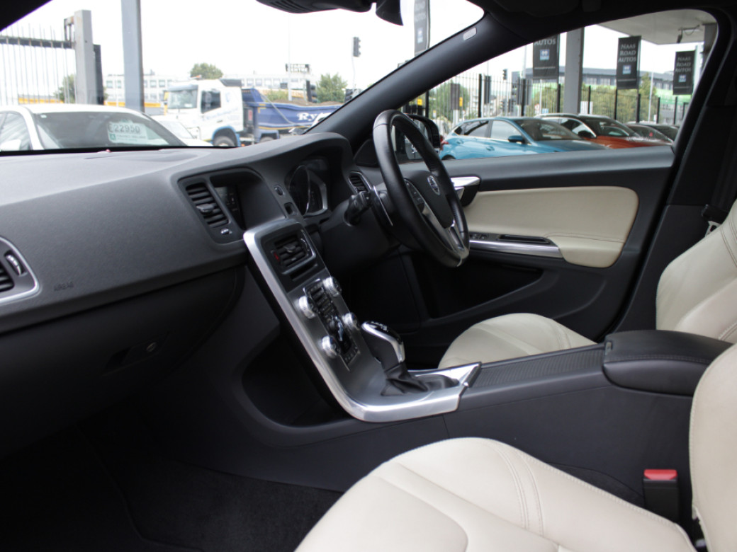 2017 Volvo V60