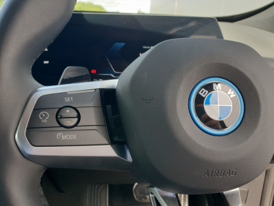 2025 BMW iX