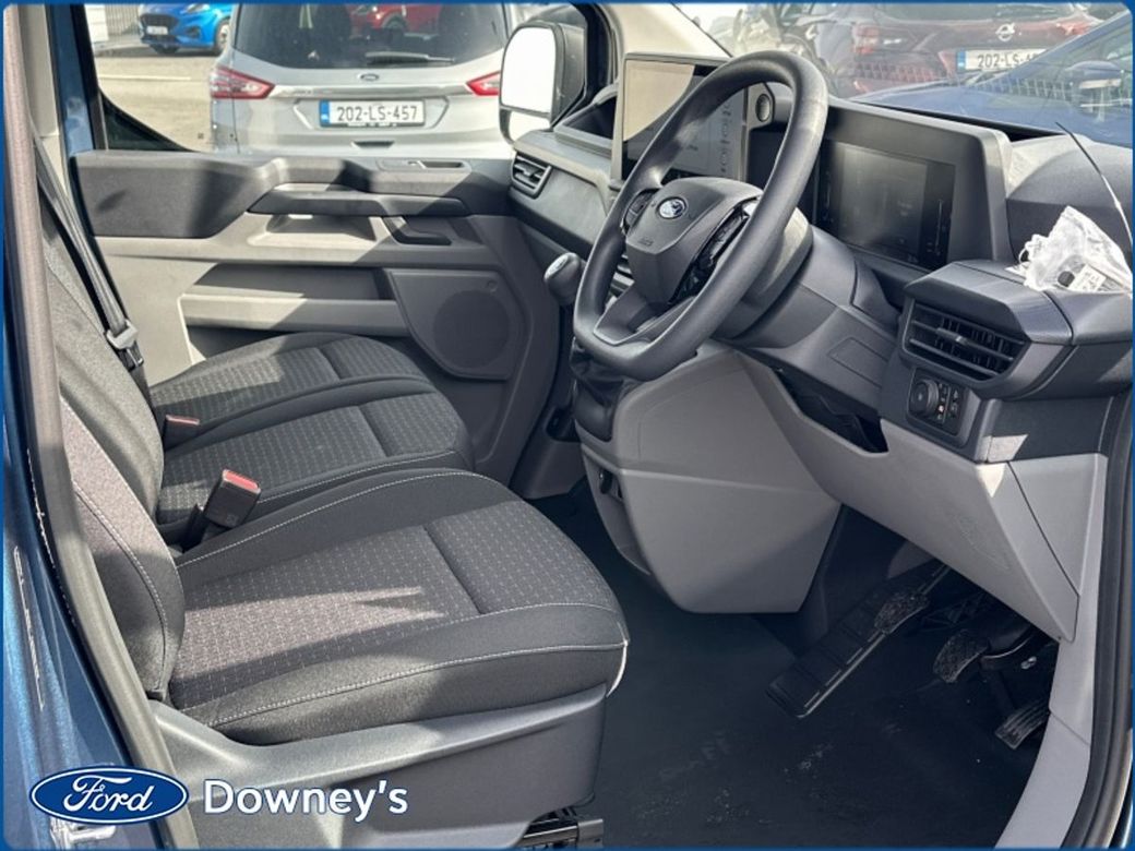2025 Ford Transit Custom