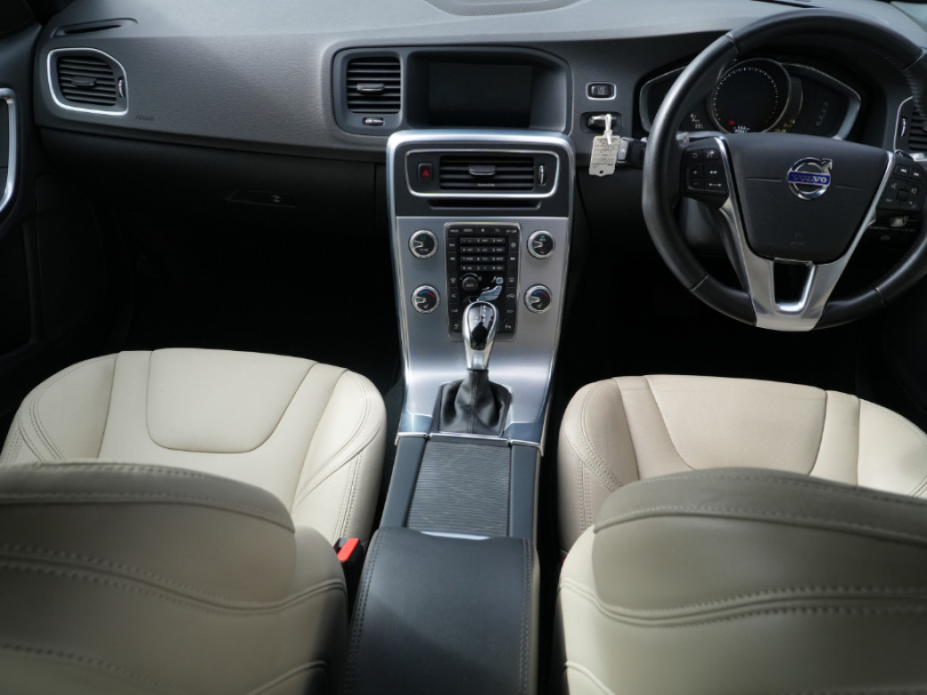 2017 Volvo V60