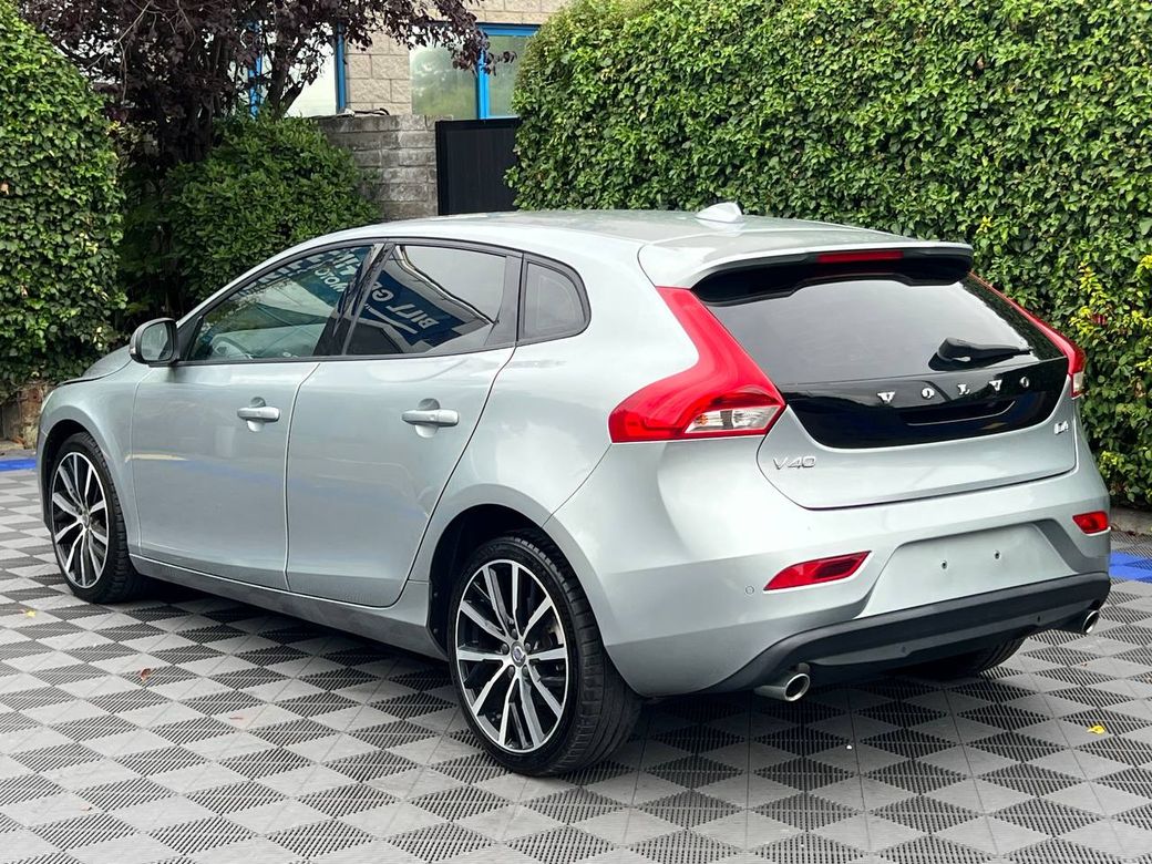 2018 Volvo V40