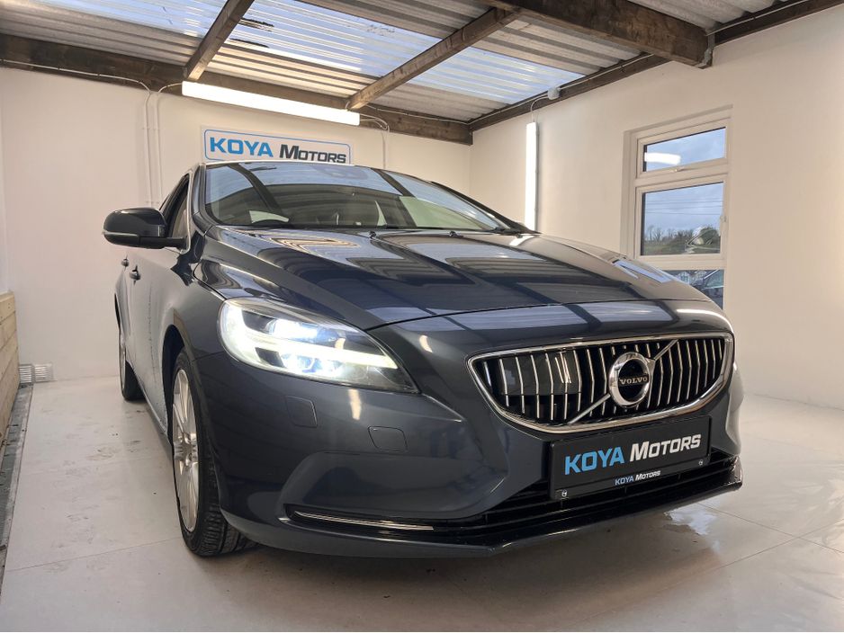 2017 Volvo V40
