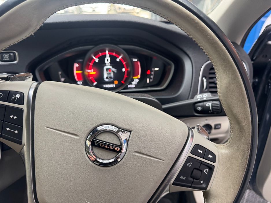 2018 Volvo V40