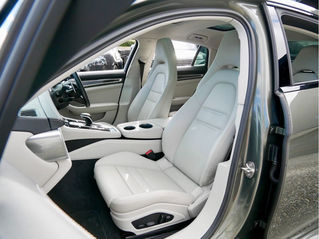 2023 Porsche Panamera