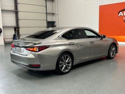 2020 Lexus ES 300h