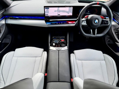 2025 BMW M5
