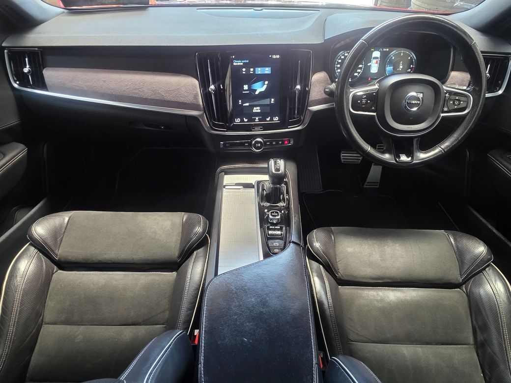 2017 Volvo S90