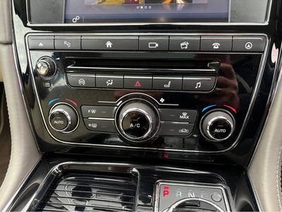 2017 Jaguar XJ