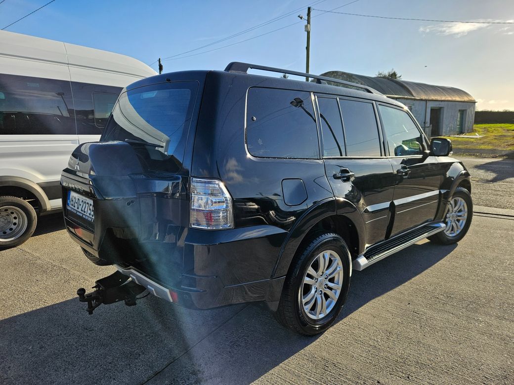 2015 Mitsubishi Pajero