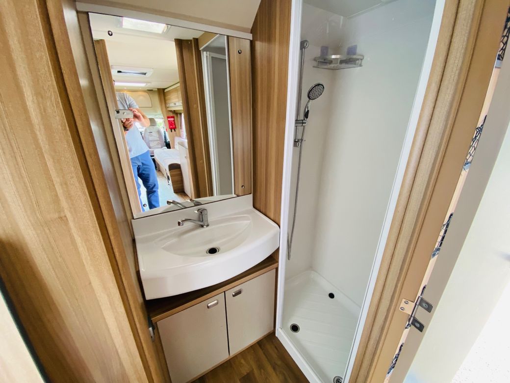 2013 BESSACARR 442 LOW PROFILE R.H.D