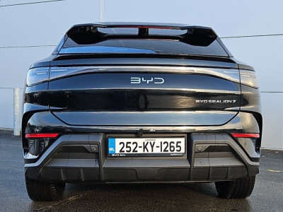 2025 BYD Sealion 7