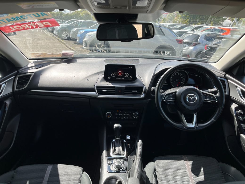 2018 Mazda Axela