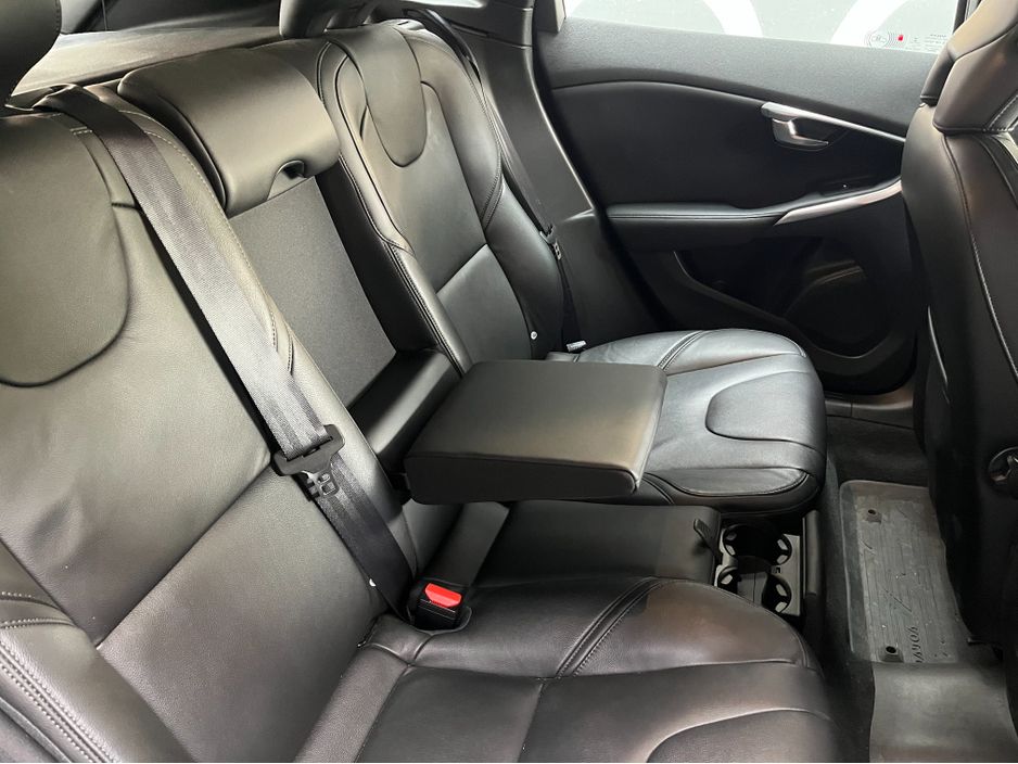 2015 Volvo V40