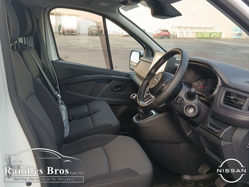 2025 Nissan Primastar