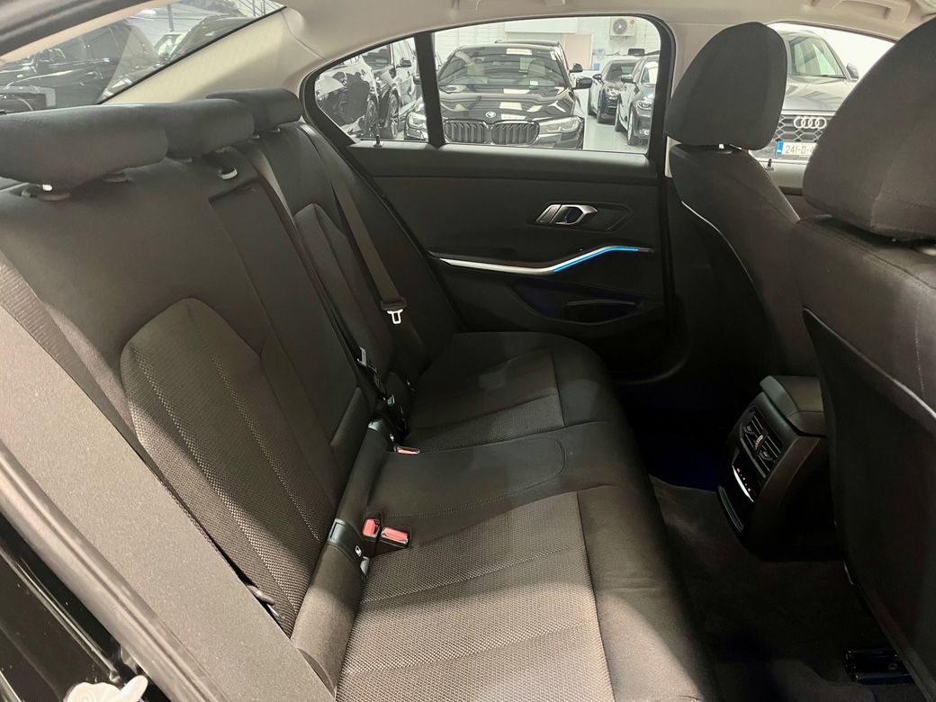 2021 BMW 330
