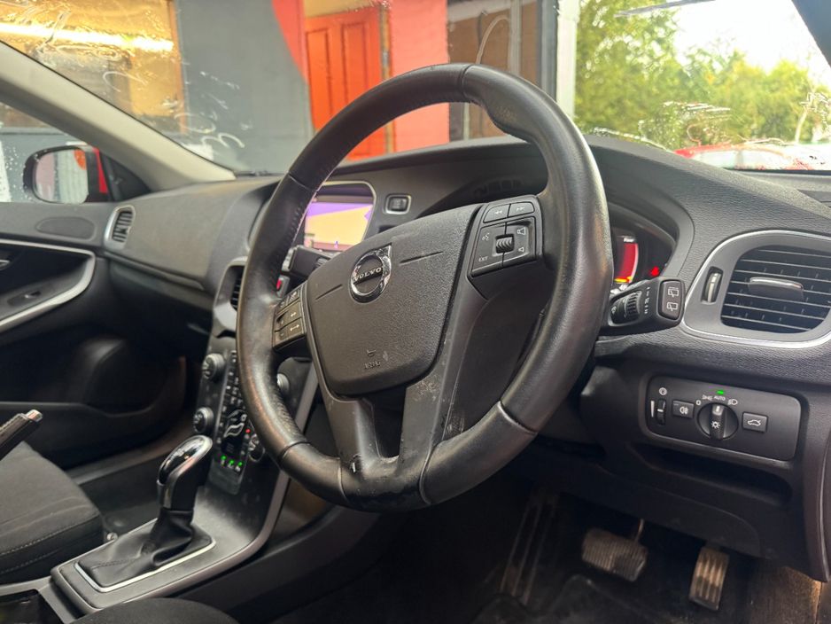 2018 Volvo V40