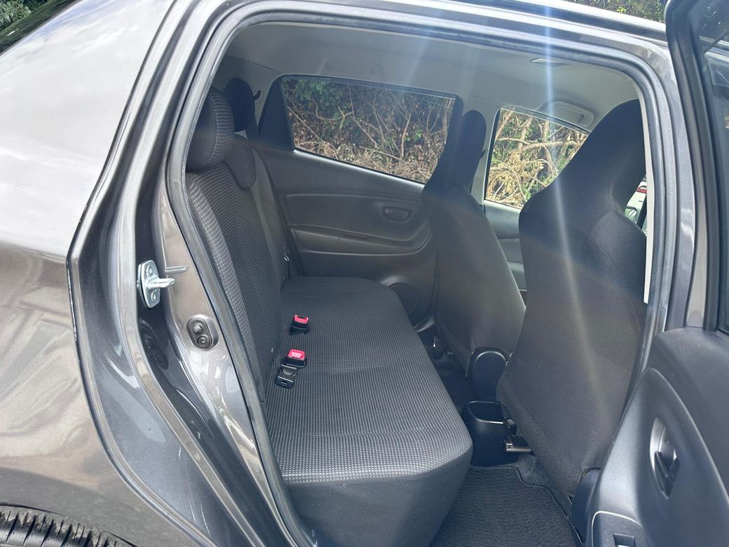 2015 Toyota Vitz