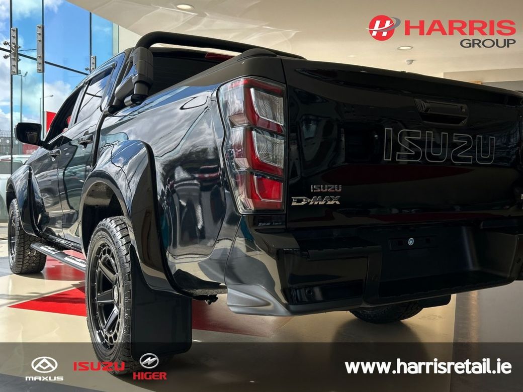 2026 Black Isuzu D-MAX