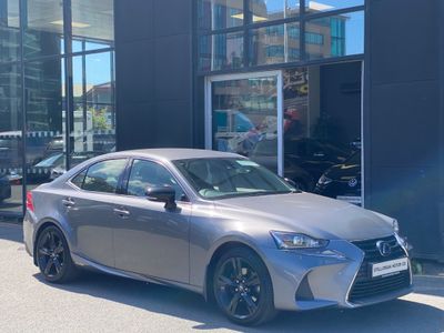 2017 Lexus IS 300h