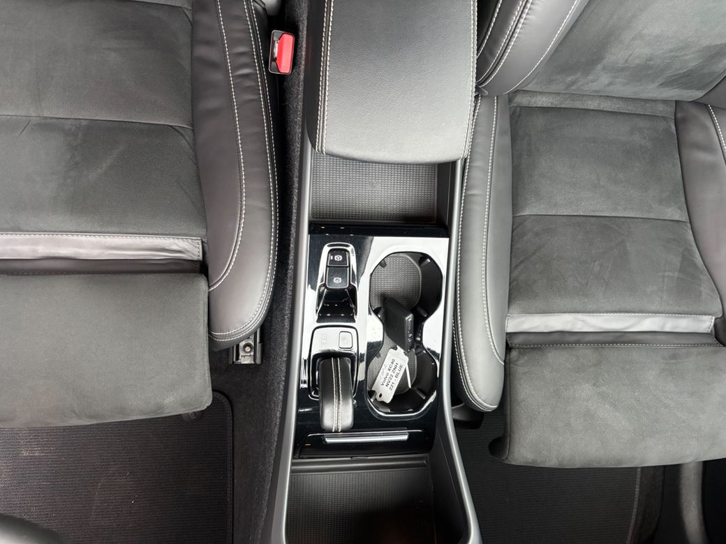 2022 Volvo XC40
