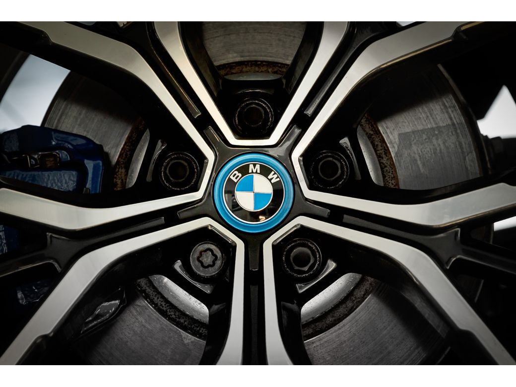 2023 BMW 530