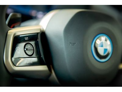 2025 BMW i5