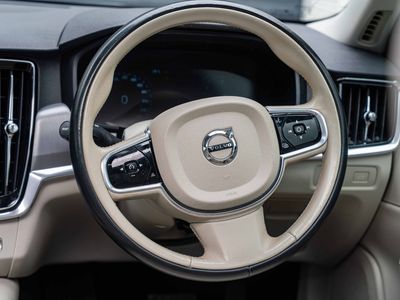 2021 Volvo S90