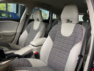2016 Volvo V40