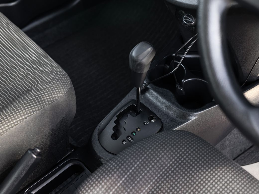 2017 Toyota Vitz