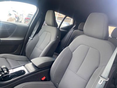 2024 Volvo XC40