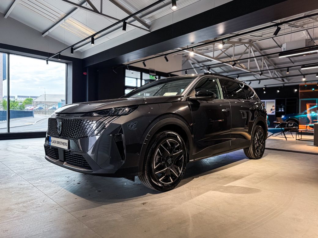 2025 Peugeot 5008