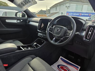 2023 Volvo XC40