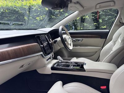 2021 Volvo S90