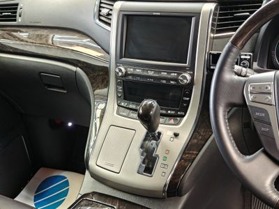 2014 Toyota Vellfire