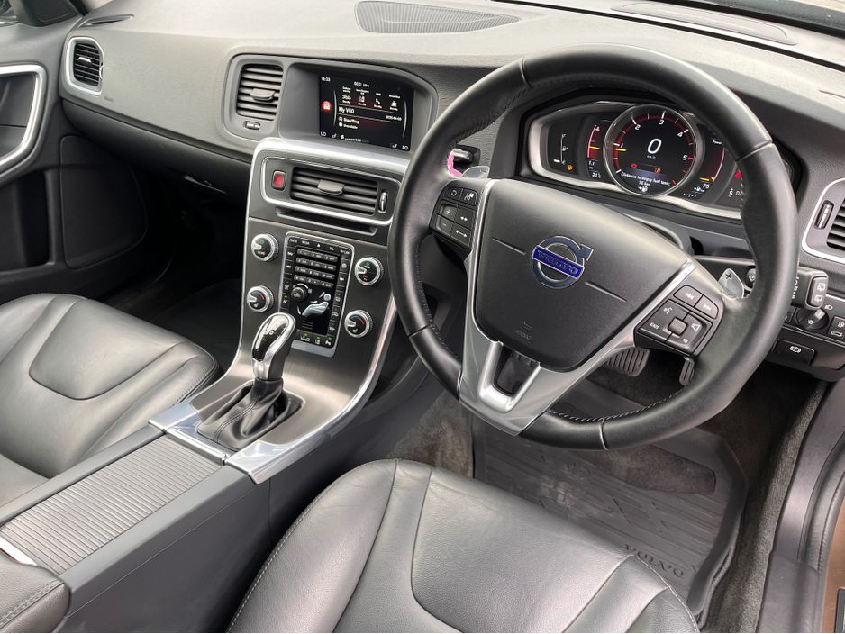 2016 Volvo V60 Cross Country