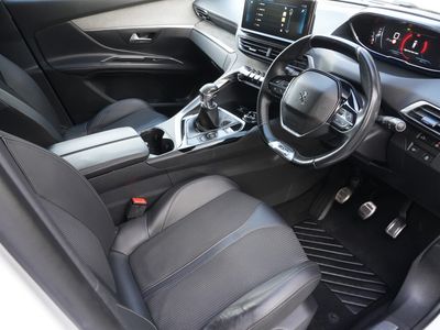 2022 Peugeot 5008